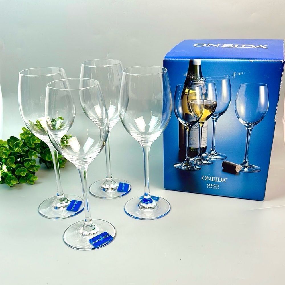 Oneida Virtuoso Set of 4 European Crystal 10oz Wine Glasses New In Box Germany